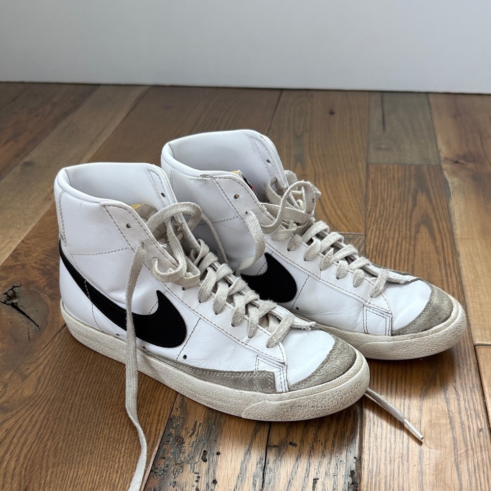 White Nike Blazers, Black swoosh
